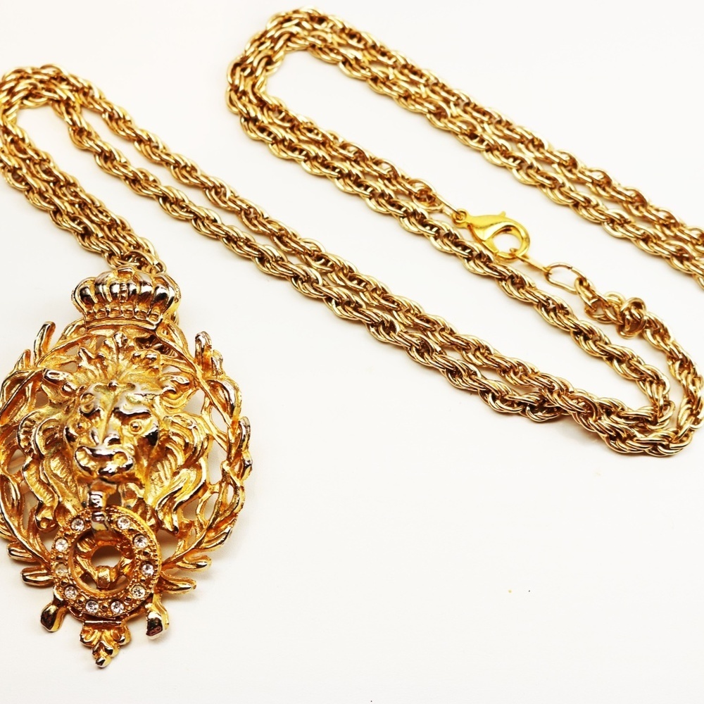 Lion's Head Doorknocker Necklace - Picture 2 of 8